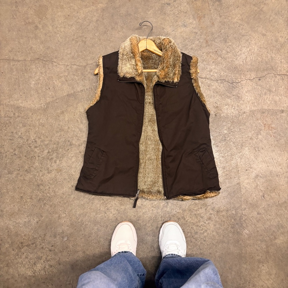 GAP Brown Vest with Tan Fur Lining